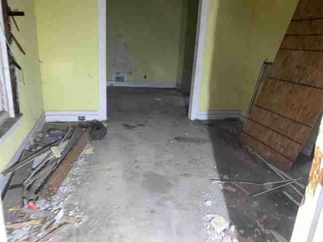 30494015_1584562526626 (1).jpg